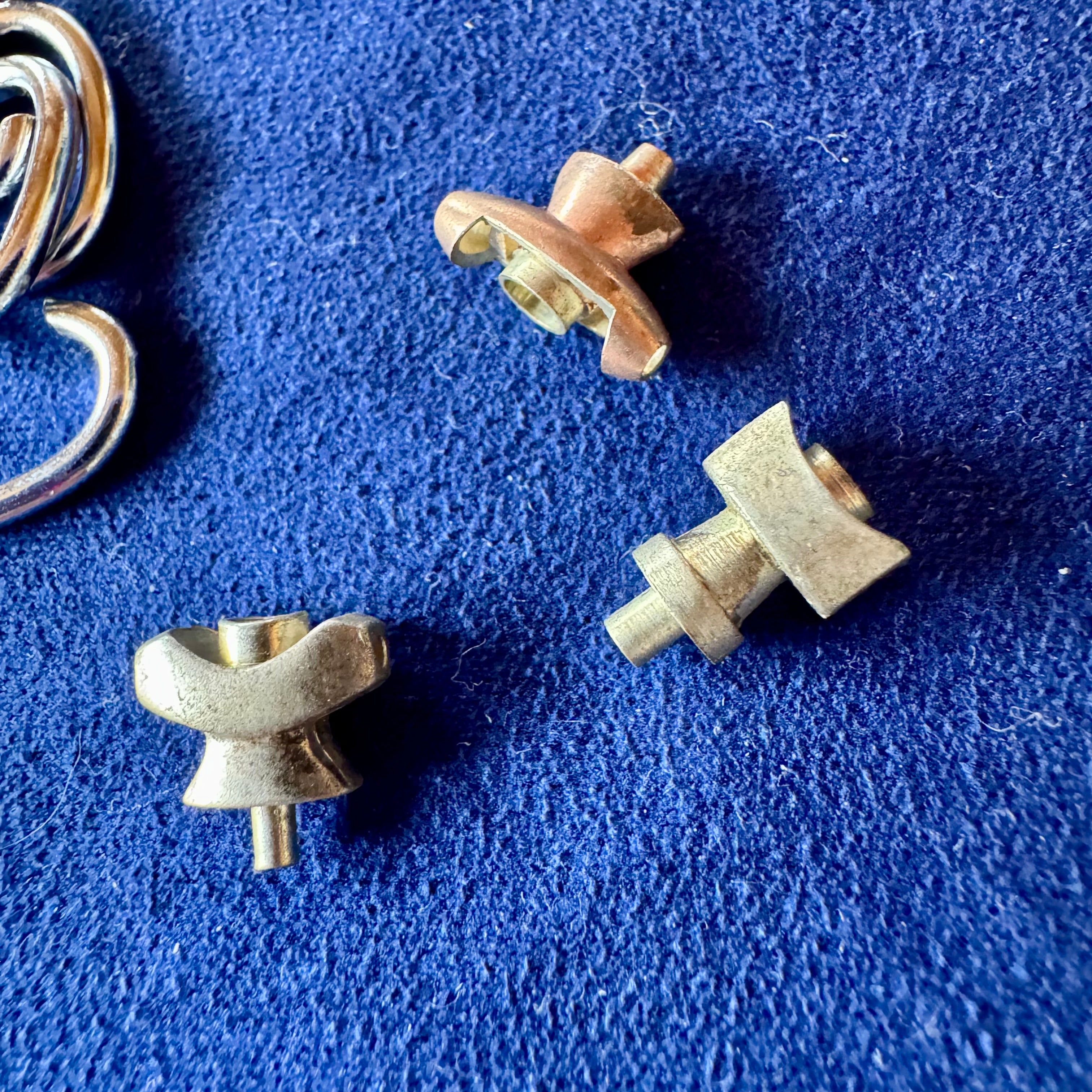 Oryginalne części do zegarków kieszonkowych – koronki, uchwyty – vintage