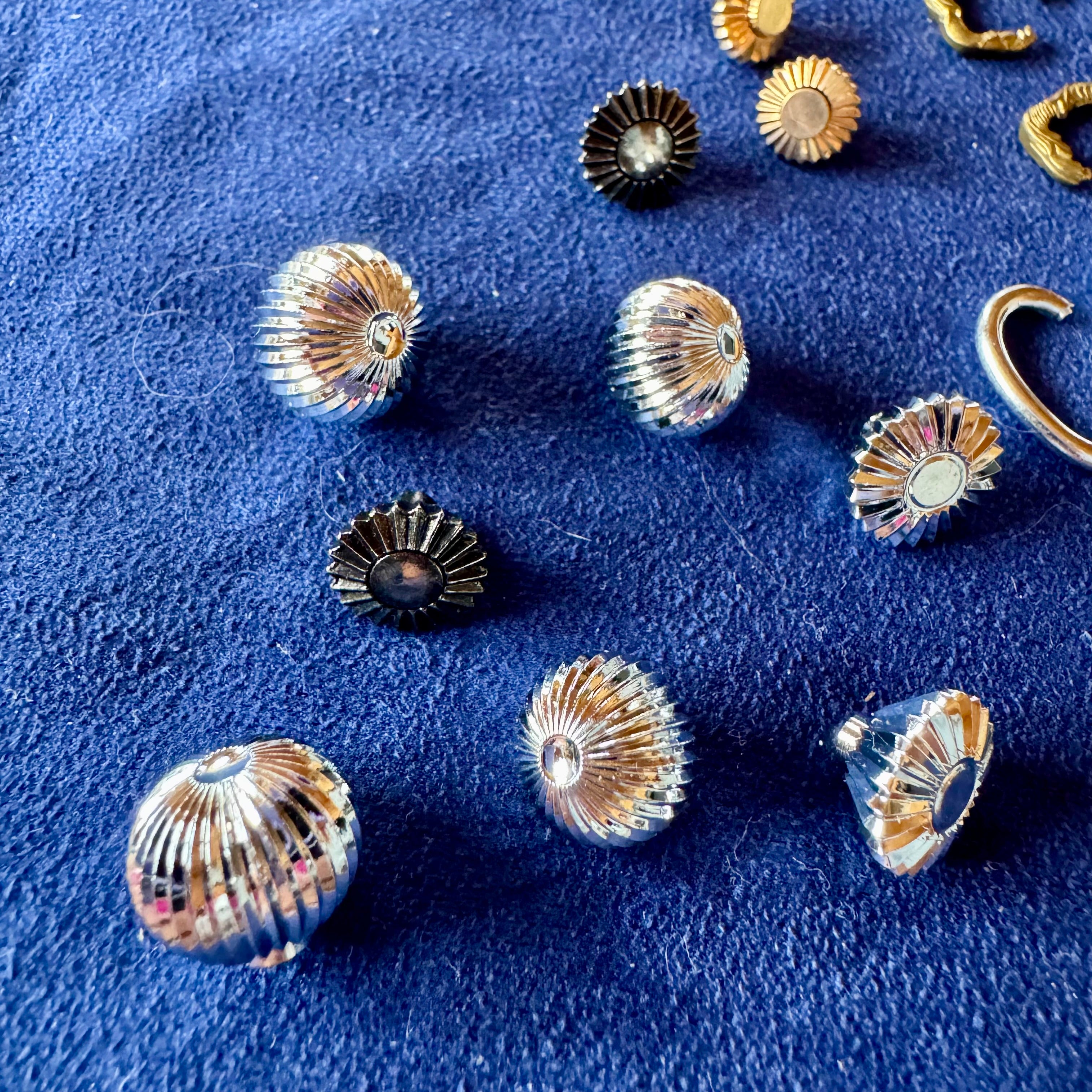 Oryginalne części do zegarków kieszonkowych – koronki, uchwyty – vintage