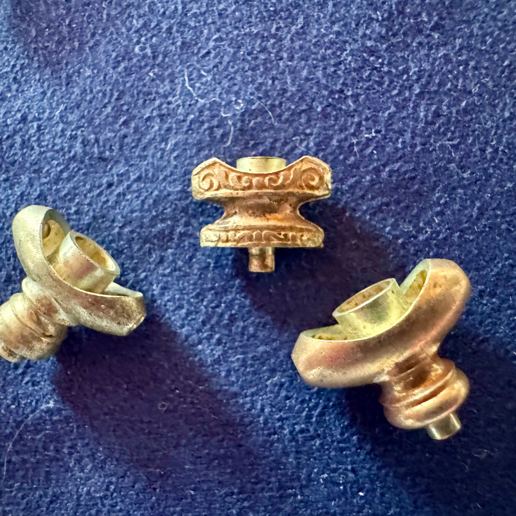 Oryginalne części do zegarków kieszonkowych – koronki, uchwyty – vintage 2